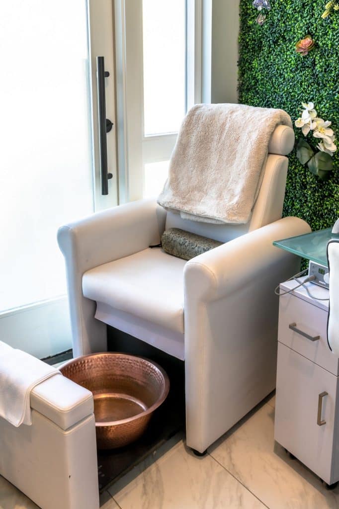 Spa chair with foot soaking tub